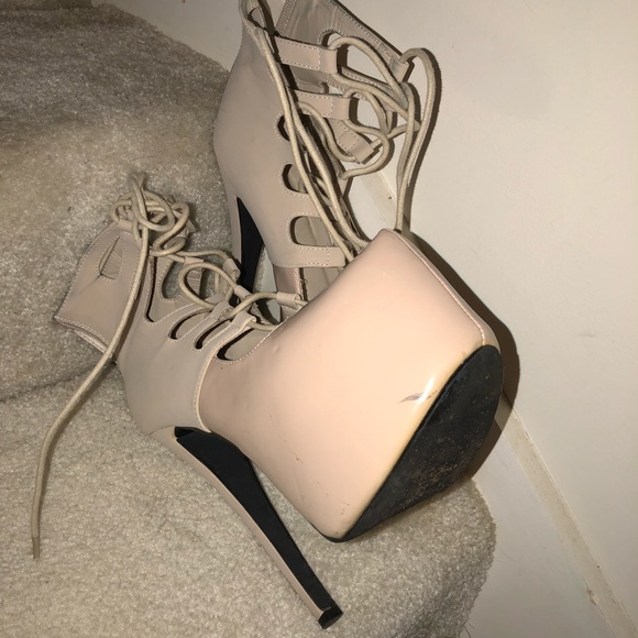 Heels - Picture 3 of 3